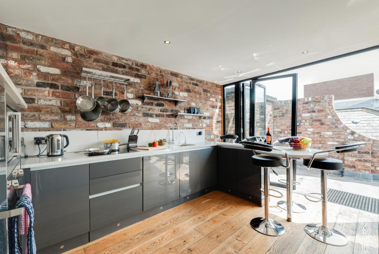 Base Serviced Apartments - Sir Thomas Street Liverpool Buitenkant foto